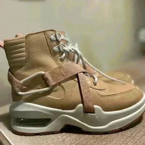 Nike Air Max Goadome  Size 6.5 Sneaker Boot Shoes Vachetta Athletic Street Wear - Picture 1 of 7